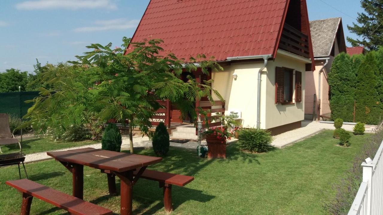 Levendula Haz Villa Lipot Bagian luar foto